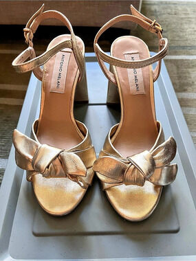 Antonio Melani Bow Ankle Strap Heels in Gold US 6M